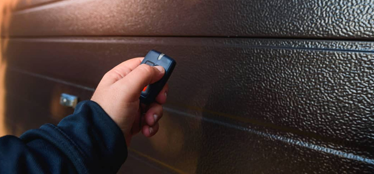 automatic door opener with remote control in Richmond Hill